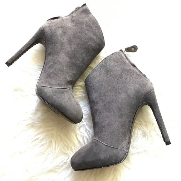Rebecca Minkoff Acadia Gray Suede Cut Out Round Toe Heeled Ankle Booties - Picture 4 of 8
